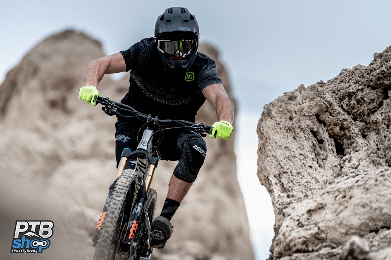 100 percent trajecta w fidlock black5
